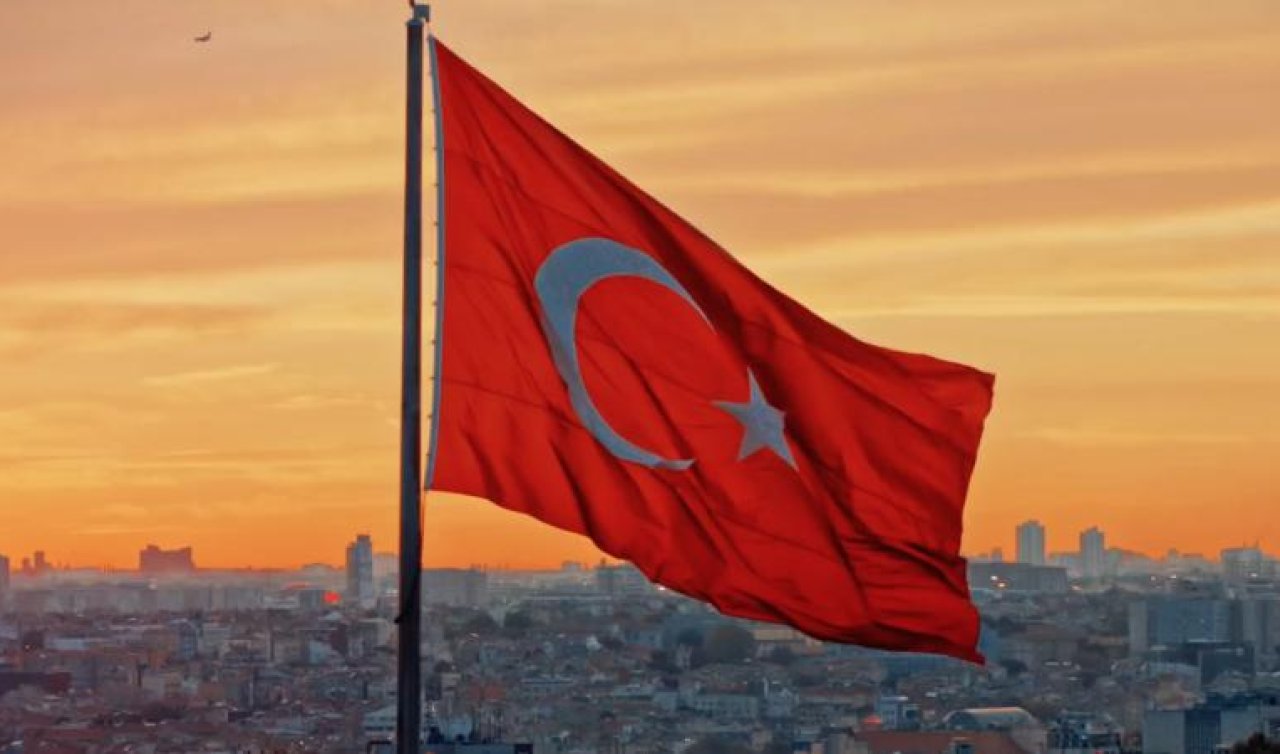 Bayrağımıza provokatif saldırıyla ilgili 14 gözaltı