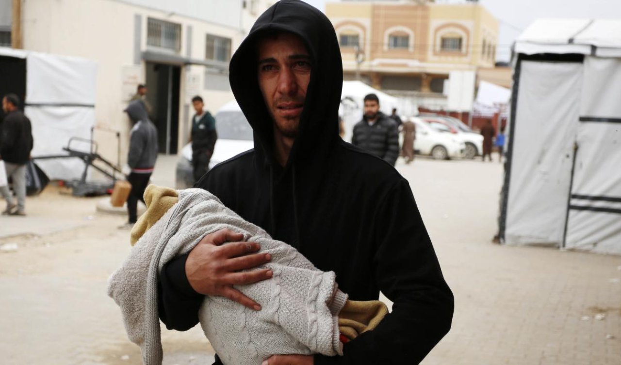 Gazze’de insanlık donuyor: 10 çocuk soğuktan can verdi