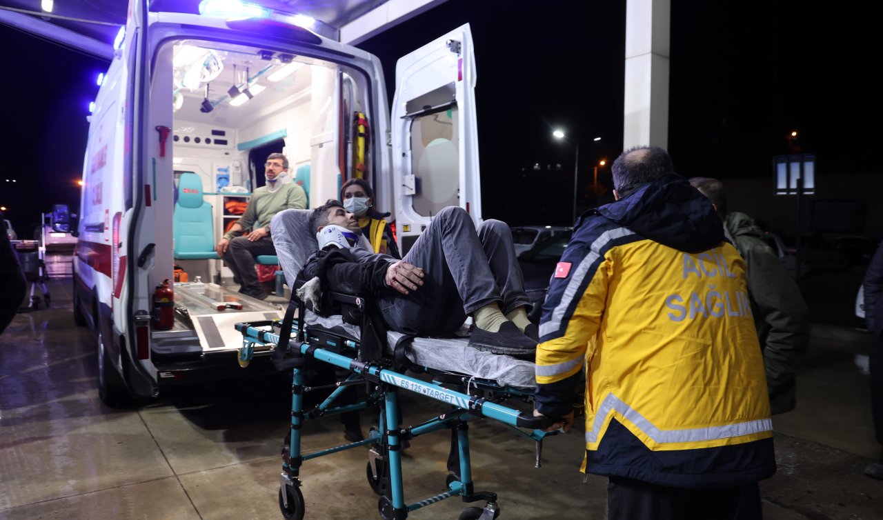 Fabrika işçilerini taşıyan minibüs devrildi: 13 yaralı