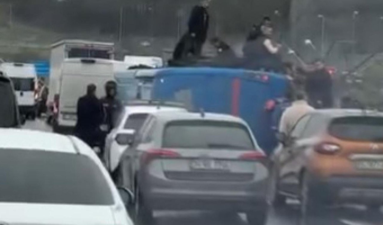 Cezaevi nakil aracı devrildi: 10 yaralı