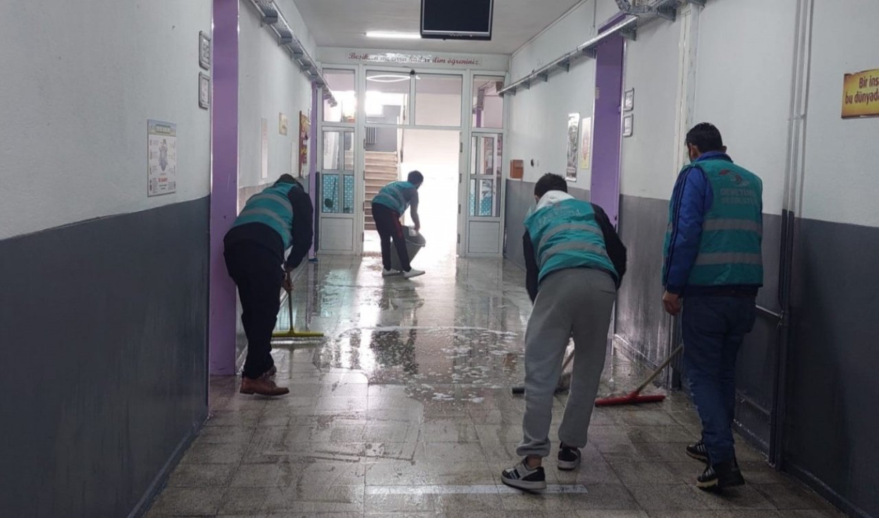 Seydişehir’de yükümlüler ara tatilde okulları temizledi