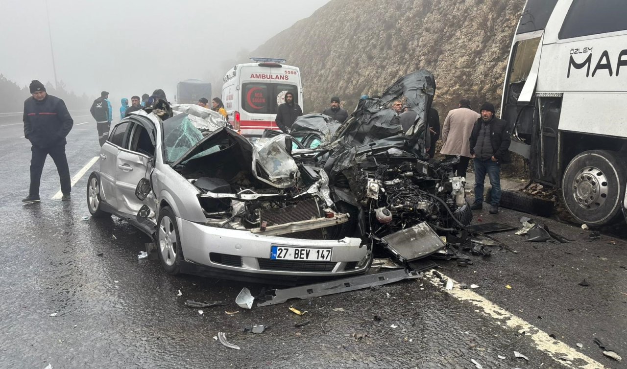 Zincirleme kazada ortalık savaş alanına döndü: 2 ölü, çok sayıda yaralı