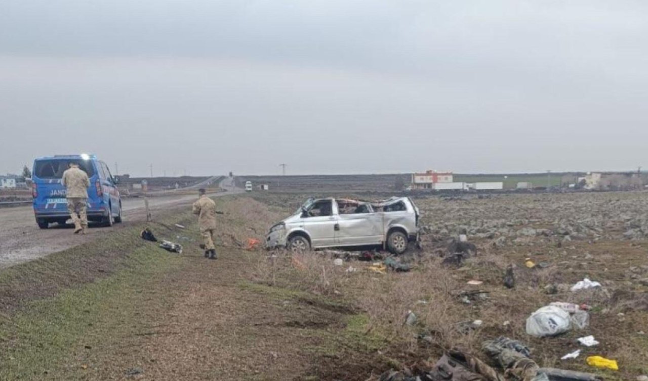 Minibüs şarampole devrildi: 2 ölü 6 yaralı