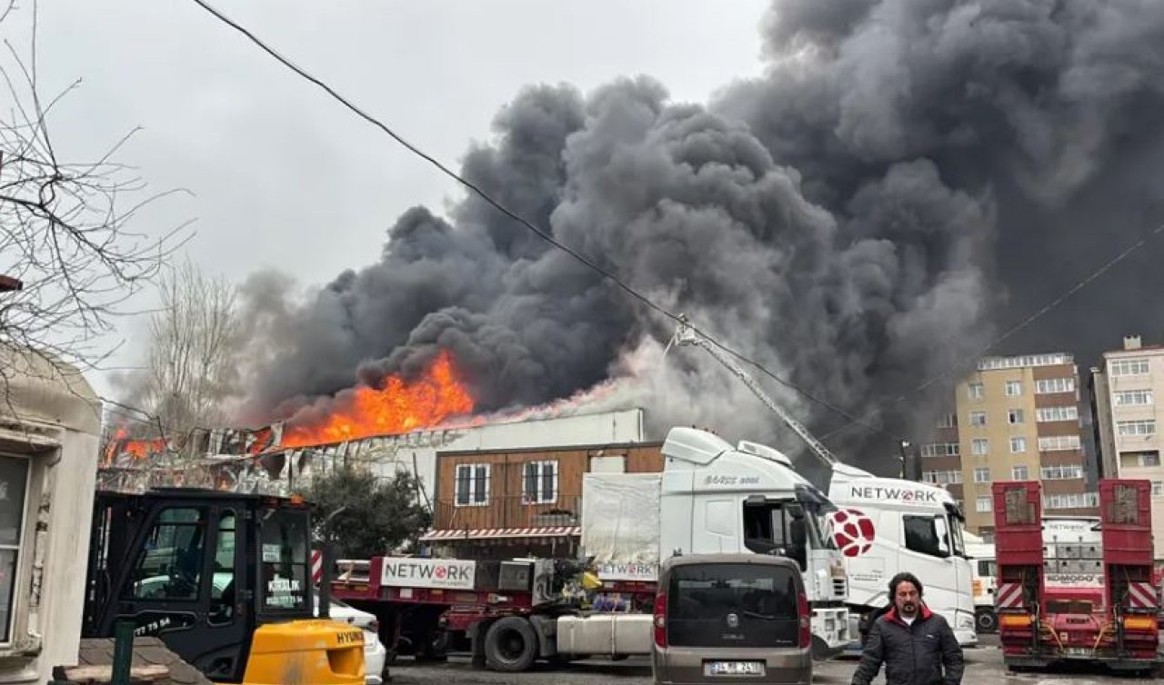 Ataşehir’de büyük yangın! Alevler binayı sardı bir otel tahliye edildi