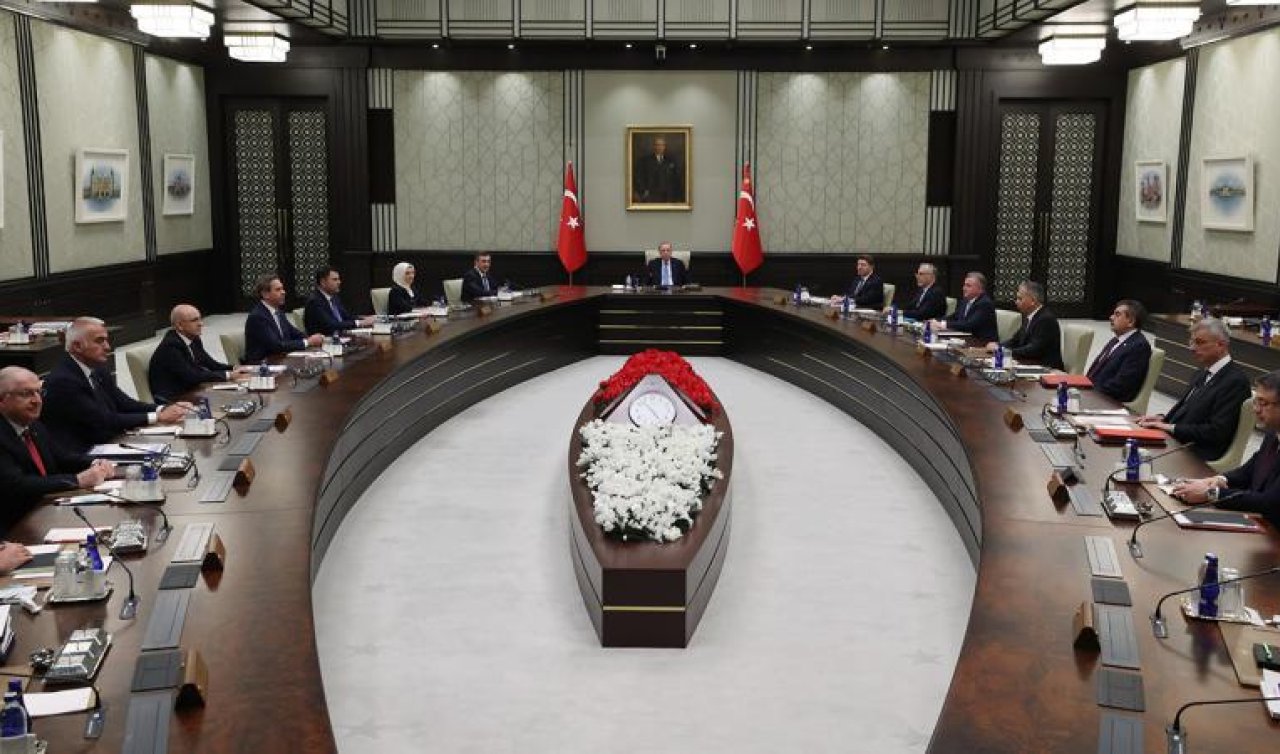 Kabine yoğun gündemle toplandı: İran, Suriye ve Gazze’deki gelişmeler masada