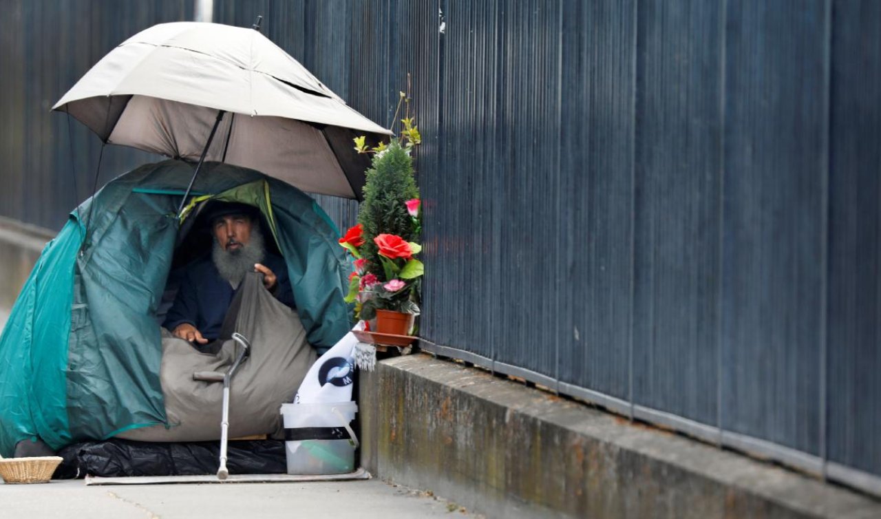 Rapor: Fransa’da yaklaşık 4,2 milyon kişi kötü barınma koşullarına sahip