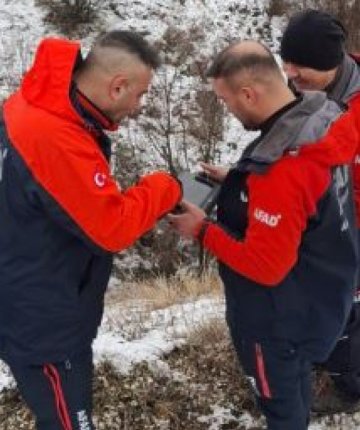 Komşusunu 6 parçaya bölüp dere yatağına attı