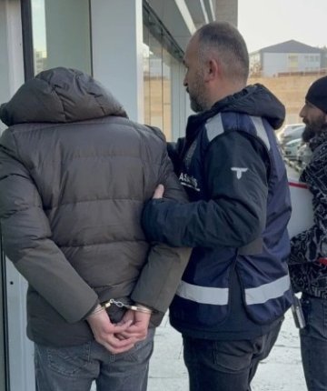 20 yıl önceki cinayet yeniden kan döktü! Kardeşini öldürenlerin arkadaşıyla oturan amcasının oğlunu vurdu