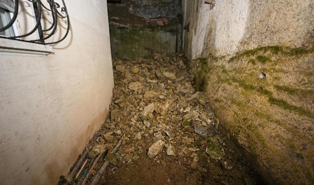 İstinat duvarı çöktü: 3 gündür evlerine giremeyen vatandaşlar mağdur