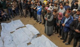 İsrail savaş mezarlığının bir kısmını buldozerlerle tahrip etti