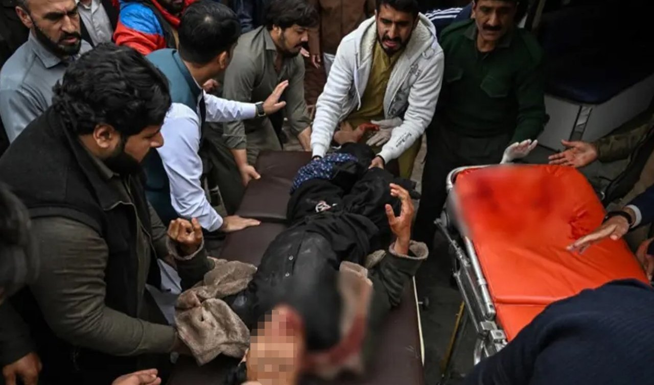 Cuma namazı sırasında camide patlama! Çok sayıda ölü ve yaralılar var