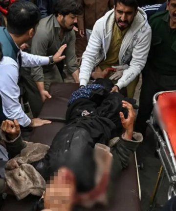 Cuma namazı sırasında camide patlama! Çok sayıda ölü ve yaralılar var