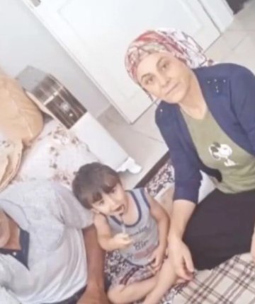 Deprem enkazında bisküvi ile çocuklarını bekleyen Şerif Amca yeniden gündem oldu