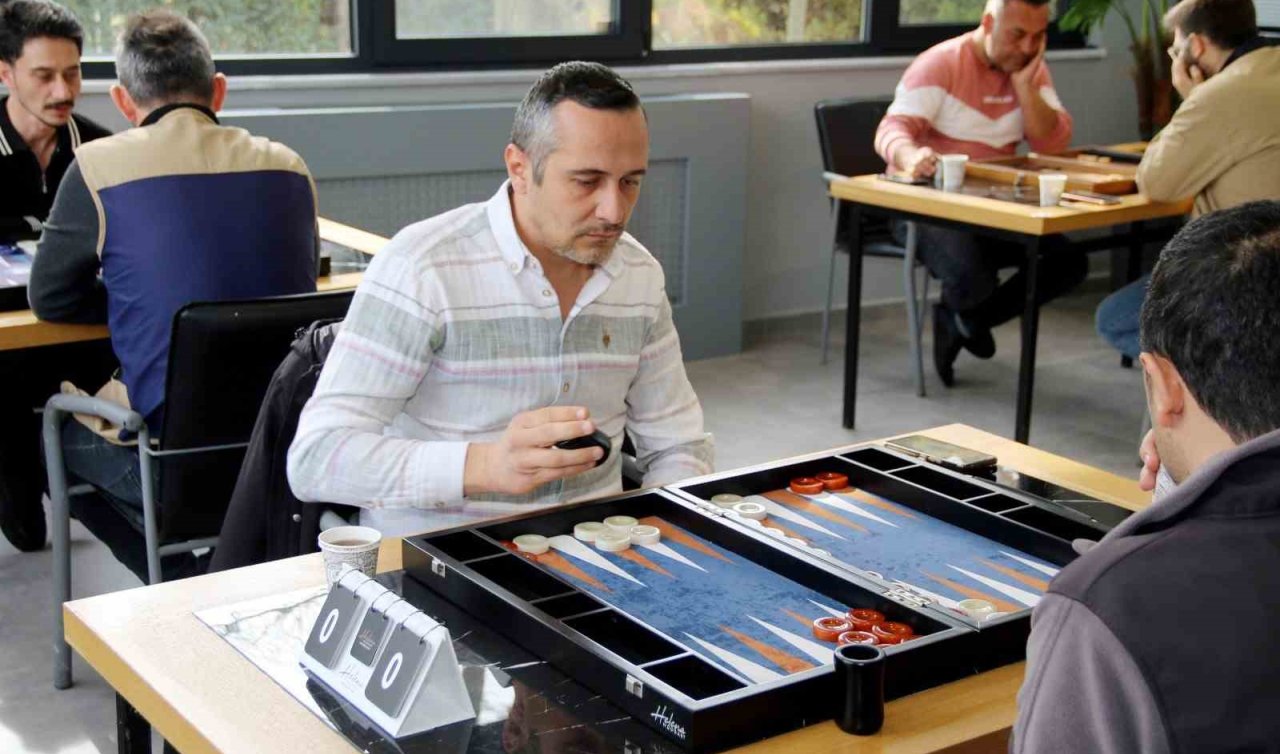 Hangi oyun daha az taşla oynanır? Çifte Milyon Sorusu