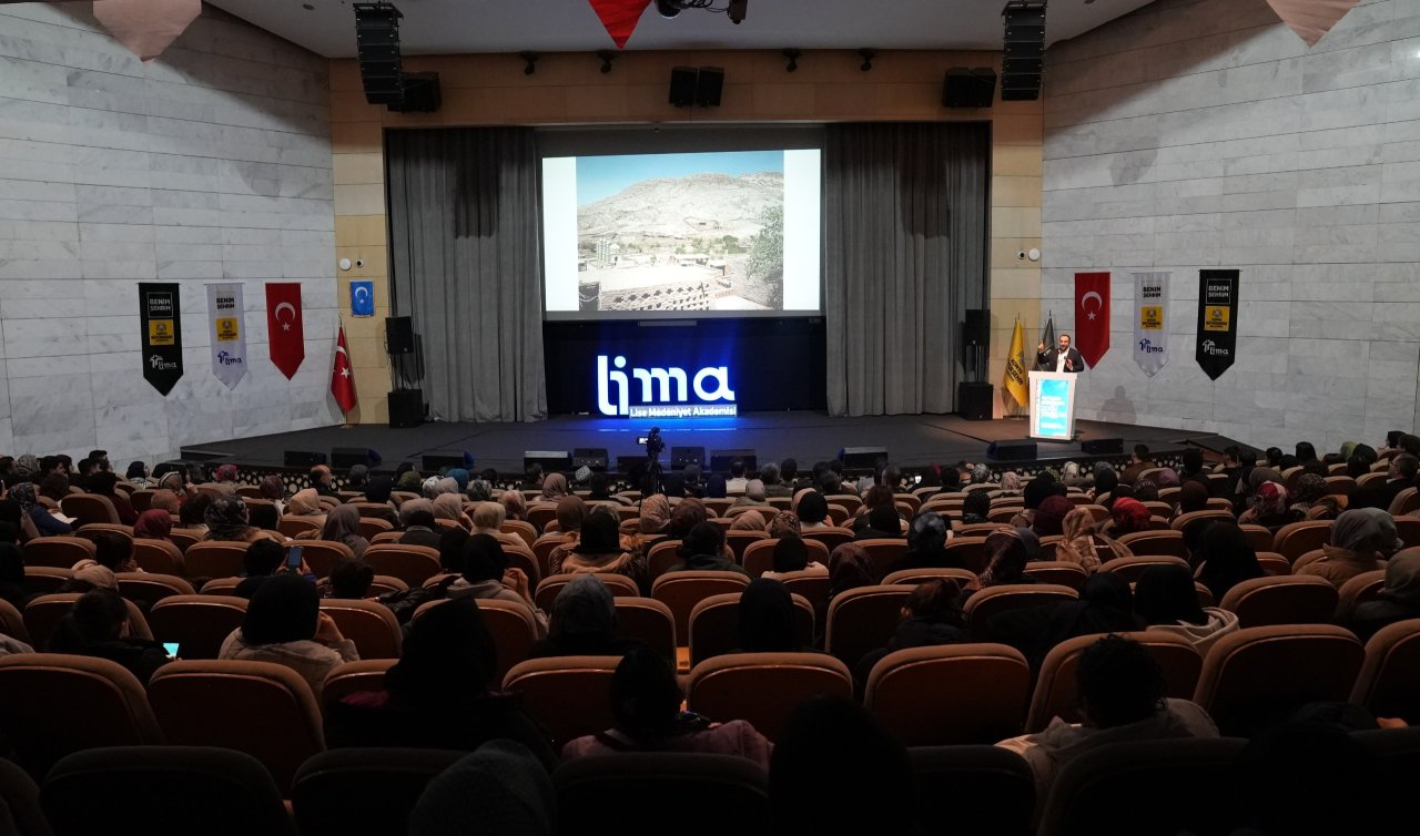 Konya’da Doğu Türkistan söyleşisi: Taha Kılınç LİMA öğrencileriyle buluştu