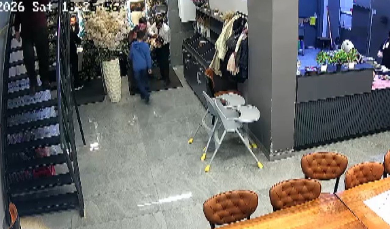 O anlar kamerada: Şefin Heimlich müdahalesi bebeği hayata bağladı