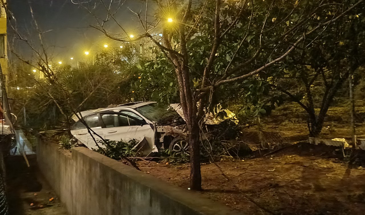 Otoyolda feci kaza: Anne yaralandı sürücü oğlu öldü