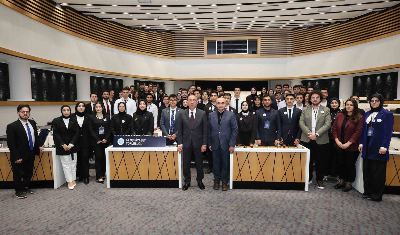 Başkan Kavuş geleceğin siyasetçileri ve bürokratlarıyla buluştu