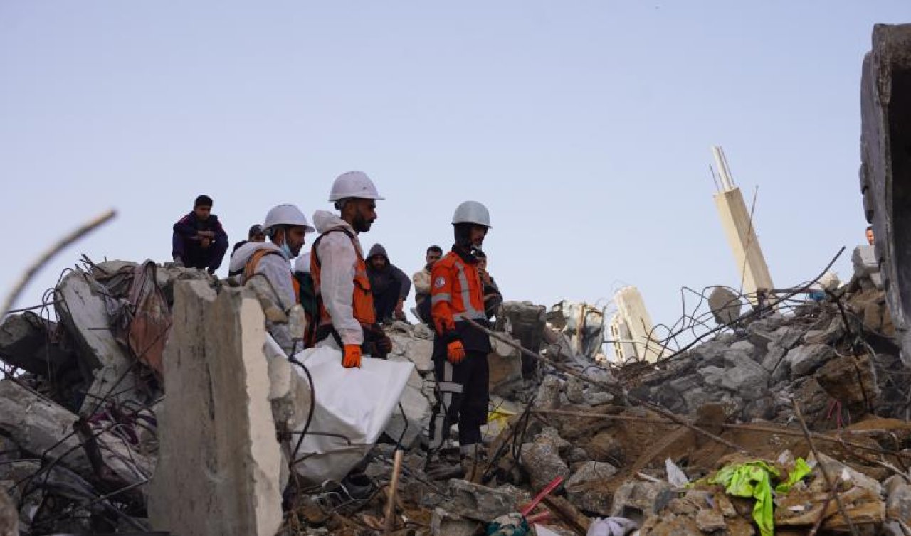 Gazze’de enkaz altındaki cenazelerin çıkarılması için “Şehitlere Vefa’’ girişimi başlatıldı