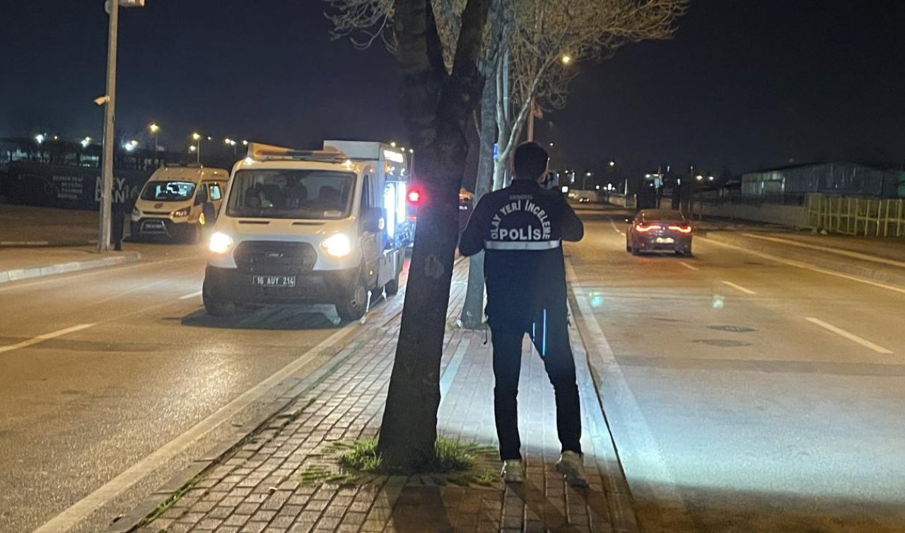 Motosiklet refüje çarptı: Sürücü ile eşi öldü!