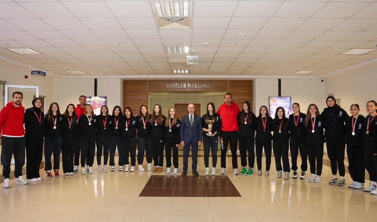 Selçuklu’nun başarılı sporcuları Başkan Pekyatırmacı ile bir araya geldi