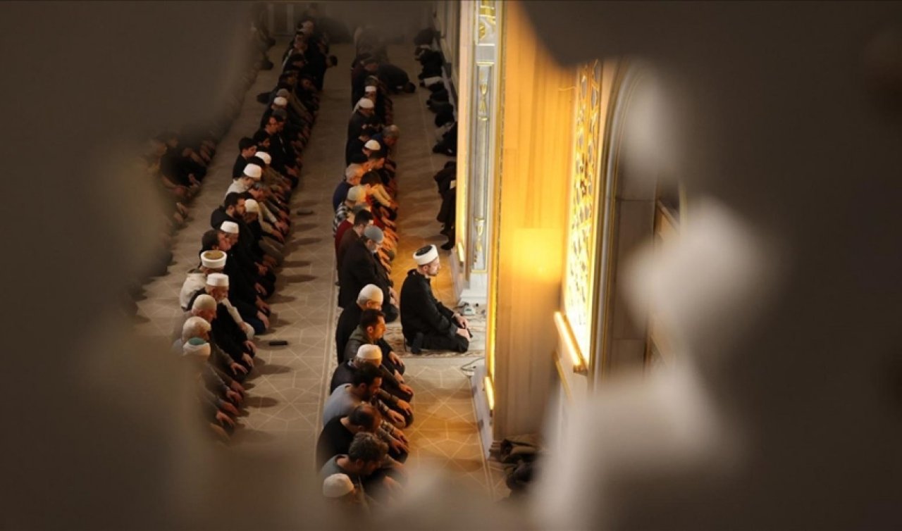 Ramazan ayının ilk teravih namazı kılındı