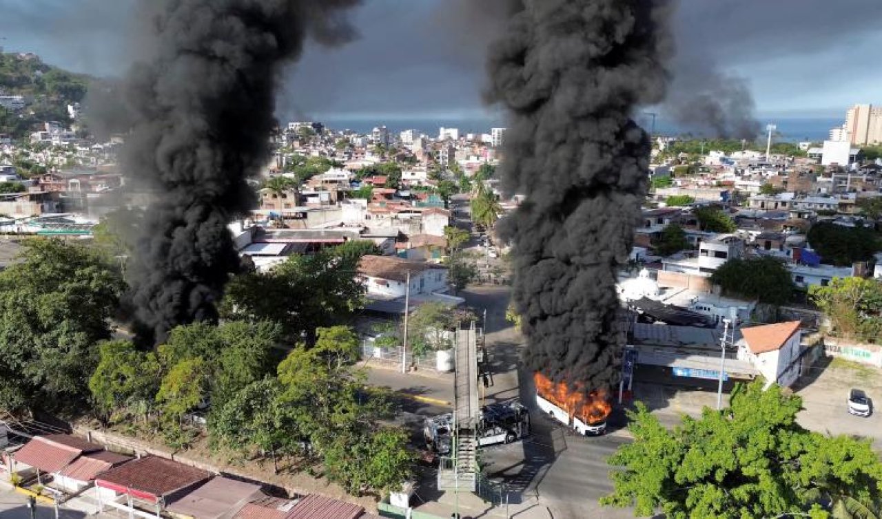 Örgüt elebaşı El Mencho öldürüldü Meksika karıştı