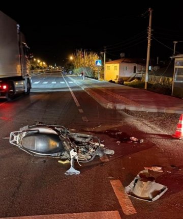 Kamyonet ile motosiklet çarpıştı! 19 yaşındaki motosiklet sürücüsü öldü