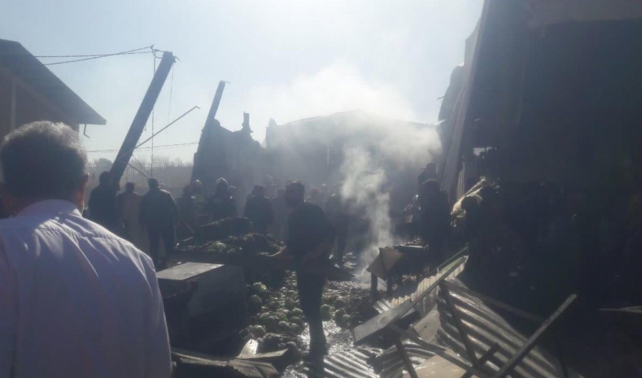 İran’da bir helikopter sebze-meyve haline düştü