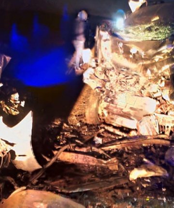 İki otomobil kafa kafaya çarpıştı: 5 ölü 3 yaralı