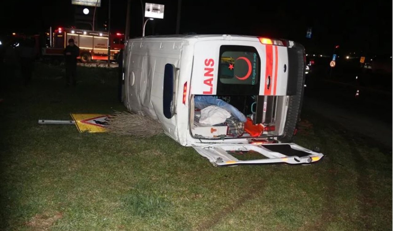 Ambulans ile otomobil çarpıştı! Beş yaralı