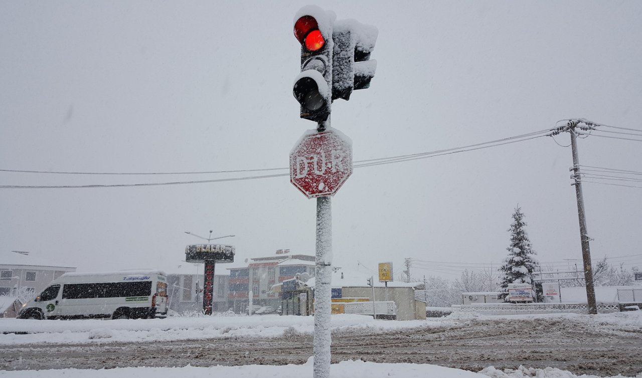 Erzincan’da eğitime kar engeli