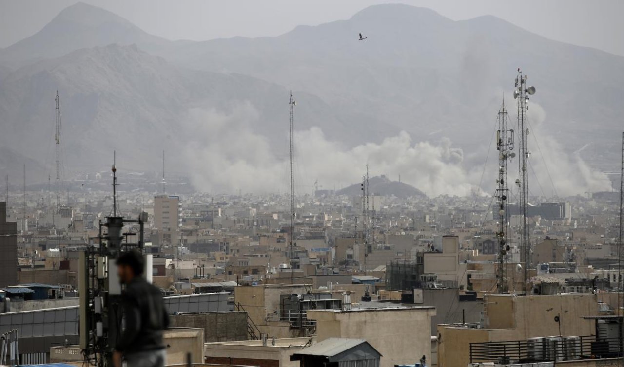 İran’da yeni dönem: Geçici Liderlik Konseyi devrede