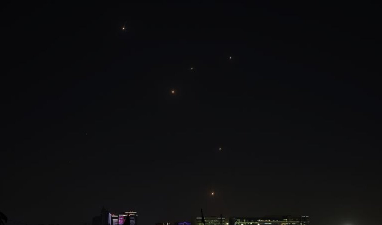 İran bölge ülkelerine gece saatlerinde de saldırılar düzenledi