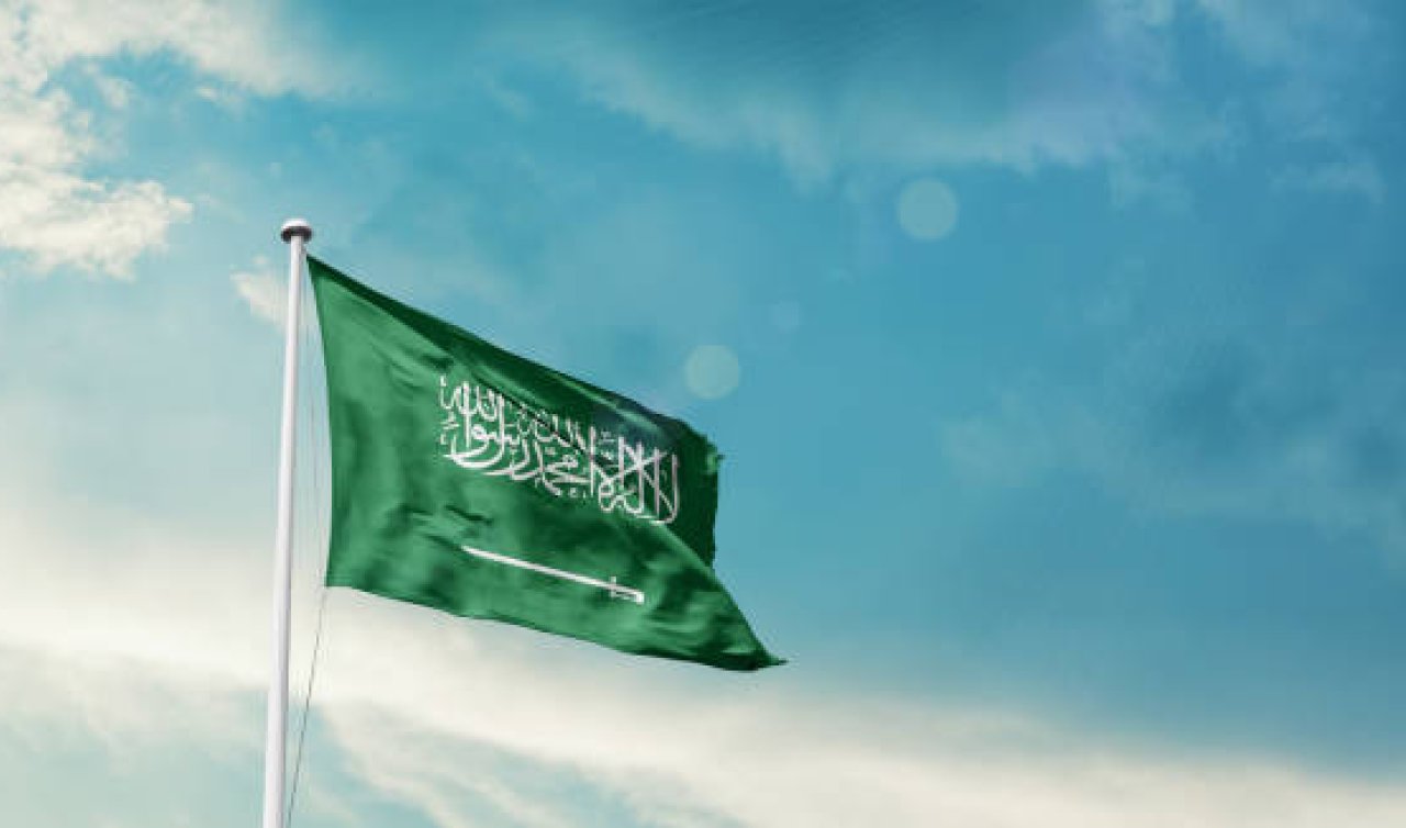 Suudi Arabistan: İki kentte 8 insansız hava aracı imha edildi