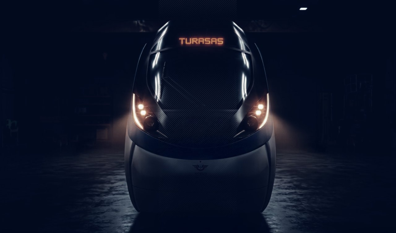 Türkiye’nin ürettiği ilk hızlı tren raylara iniyor