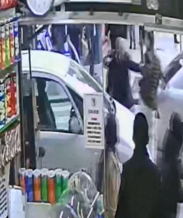 Park yeri kavgası kamerada! Yoğun bakıma alındı