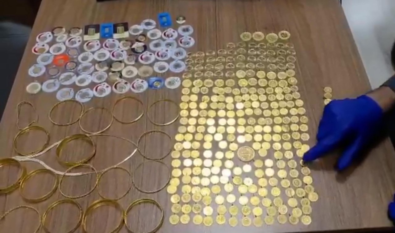 Dolandırdığı kişiden aldığı yüklü miktarda altınla kaçarken yakalandı