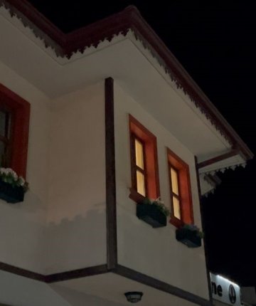 Bu mahallede davul çalanın başı belaya giriyor! Pilava pilava diye zillere basıyorlar