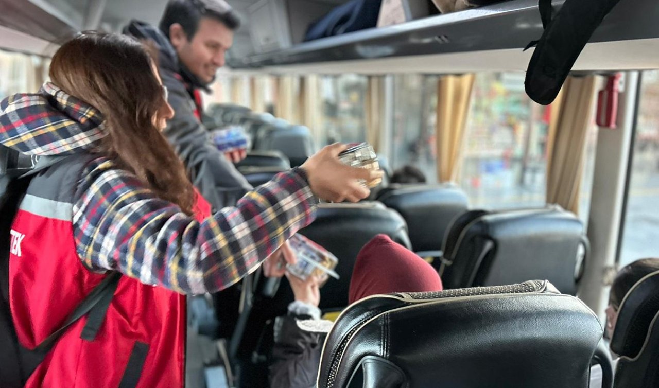 Konya’da yolda olanlara iftarlık dağıtıldı