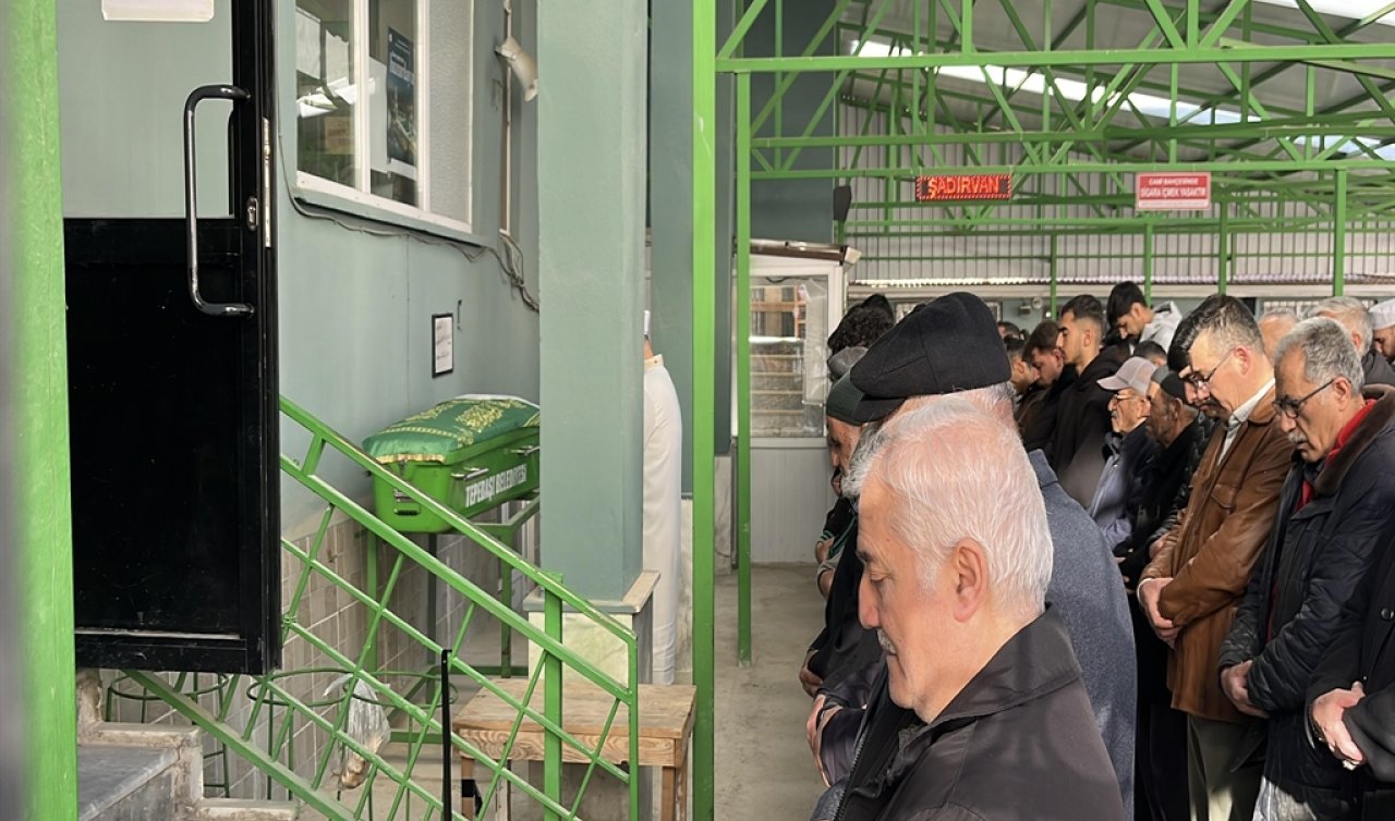 Babasının öldürüp hobi bahçesine gömdüğü Zehra, toprağa verildi