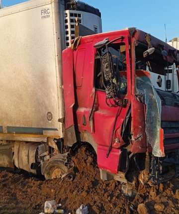 İsrail füzesinin isabet etmesi sonucu Fırat’ın öldüğü TIR’ın görüntüleri ortaya çıktı