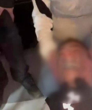 Elleri ve ayakları bantlanan çocuk akranları tarafından darbedildi; 7 gözaltı 