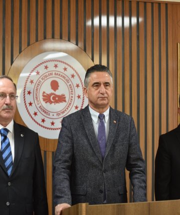 Kaymakamlık binasında ateş açıp, kendini odaya kilitledi 