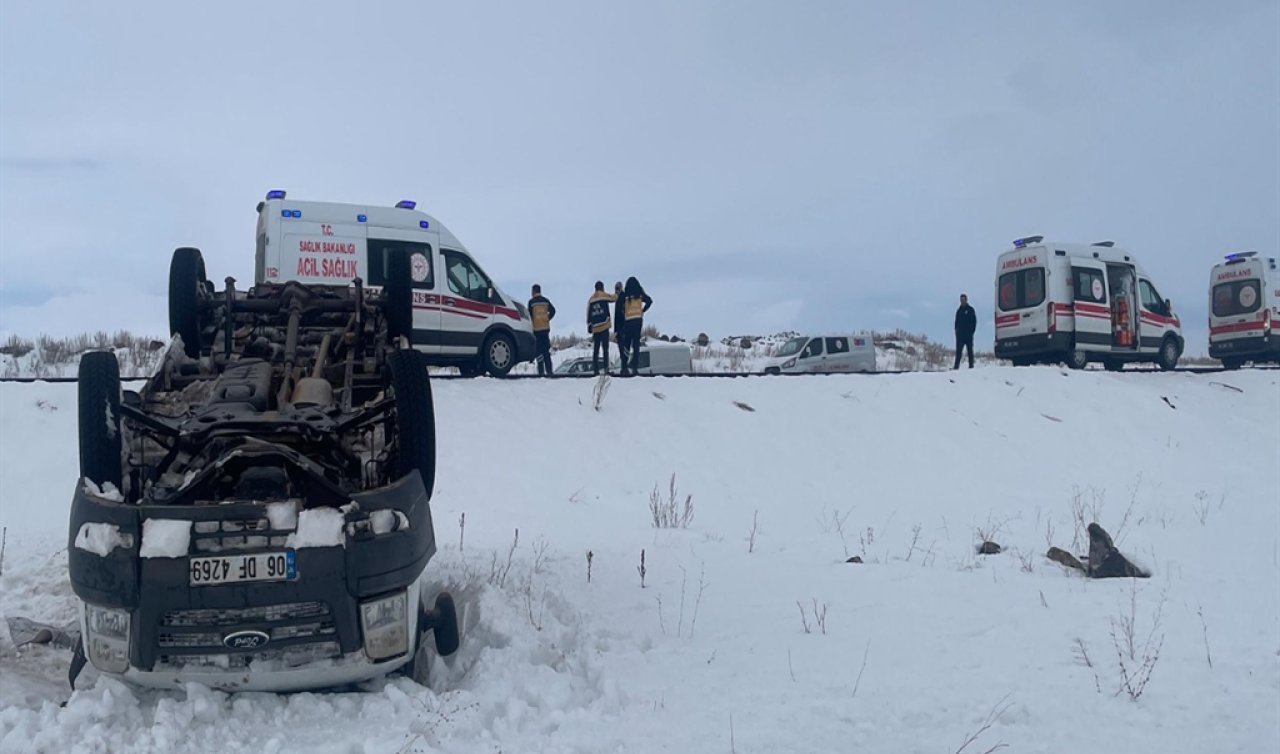 Minibüs şarampole devrildi: 5 yaralı