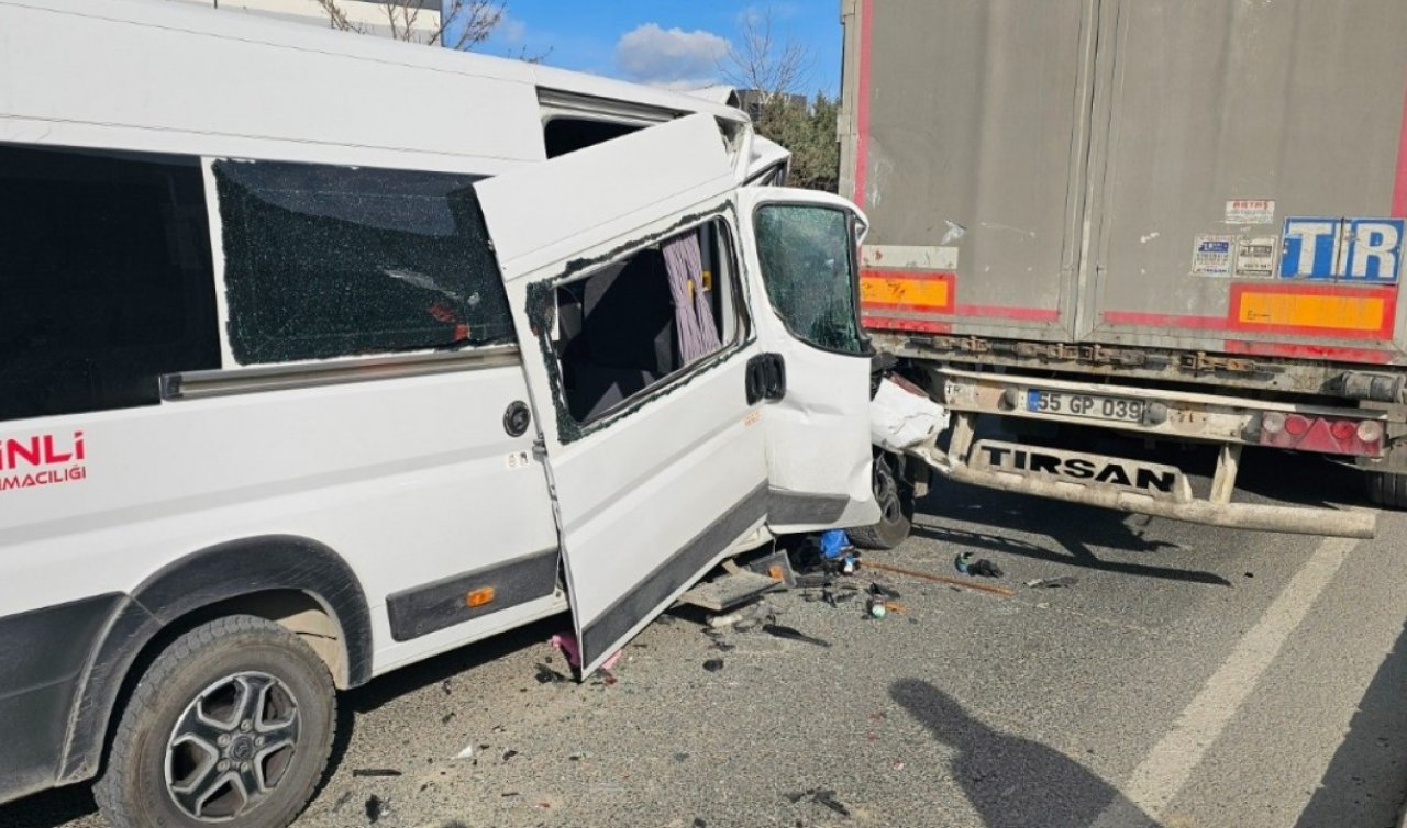 İşçi servisi tıra çarptı: 1’i ağır 4 yaralı