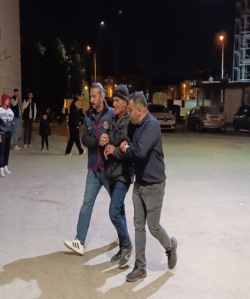 Ev hapsi cezasını ihlal eden hükümlü dolmuşta yakalandı 