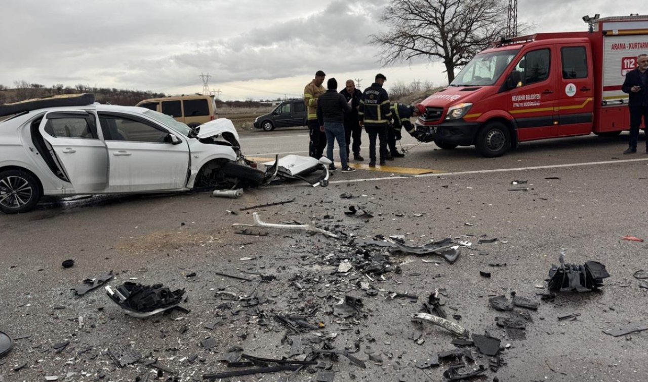 Üç aracın karıştığı kazada 2 kişi öldü 7 kişi yaralandı