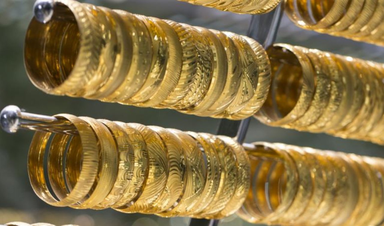 Altın fiyatında dalgalanma sürüyor