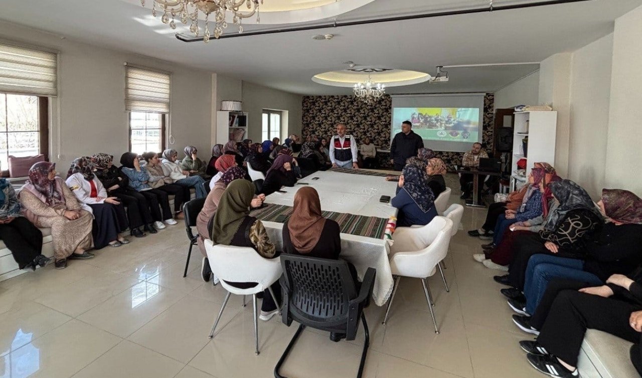 Konya’da “En İyi Narkotik Polisi Anne’’ seminerleri düzenlendi